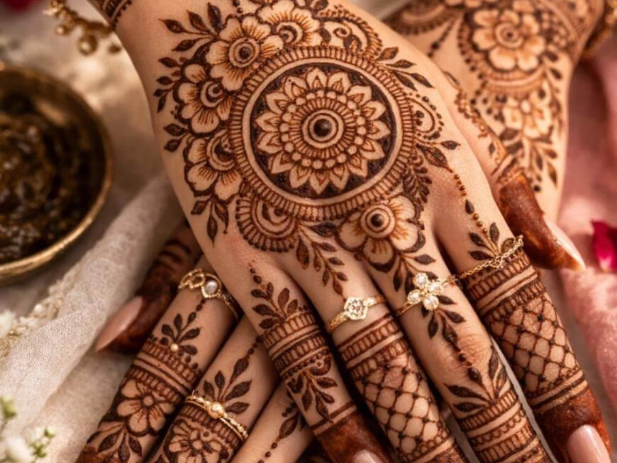Mehndi detail